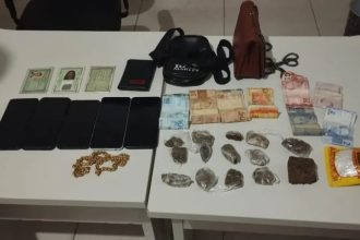 policia-prende-casal-que-escondia-droga-enterrada-em-praca-no-centro-de-itabata