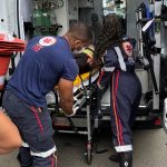 ubaitaba:-motociclista-descontrolado-colide-com-carro-de-medico-na-avenida-vasco-neto