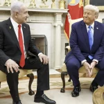 netanyahu-da-a-trump-‘pager’-dourado-como-os-que-israel-explodiu-no-libano