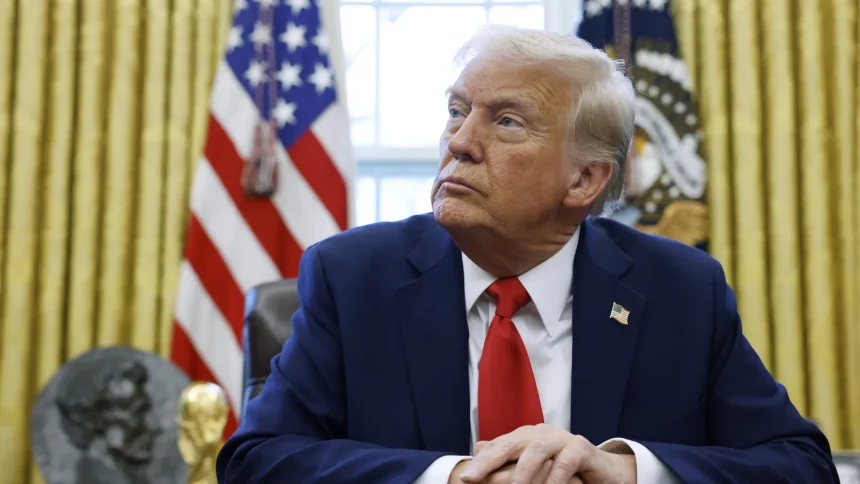 trump-exige-que-reuters-devolva-us$-9-milhoes-por-contrato-com-governo