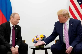 trump-e-putin-mantem-pressao,-e-zelenski-fala-em-negociar