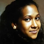 mulher-e-encontrada-morta-apos-3-anos-em-casa-com-tv-ainda-ligada