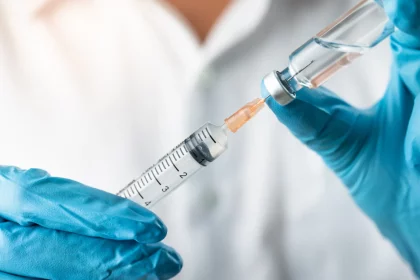 governo-anuncia-vacina-100%-nacional-contra-a-dengue-no-sus-em-2026