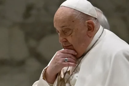 papa-francisco-tem-melhora-leve,-e-insuficiencia-renal-diminui,-diz-vaticano