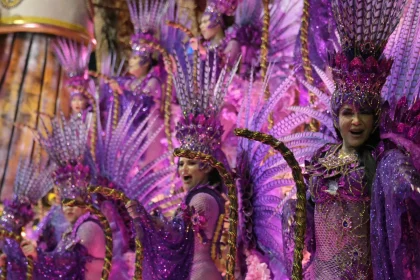 vai-vai-fecha-carnaval-de-sao-paulo-com-‘passeio’-por-obra-e-vida-de-ze-celso