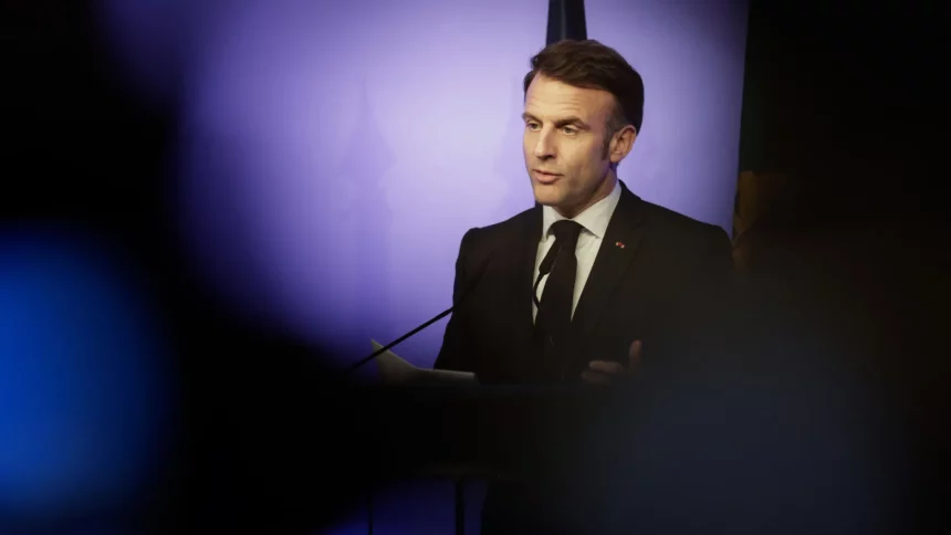 macron-planeja-nova-visita-aos-eua-para-reunir-com-zelensky-e-trump