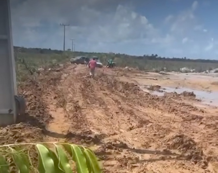 marau:-prefeito-ravan-e-cobrado-por-moradores-devido-as-estradas-em-pessimas-condicoes