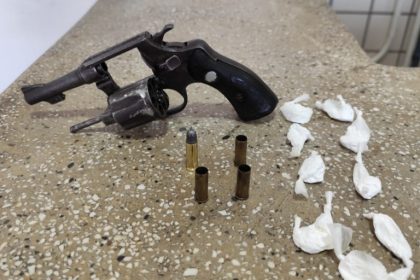 suspeito-simula-situacao-de-refem-e-morre-em-confronto-com-a-pm-em-medeiros-neto