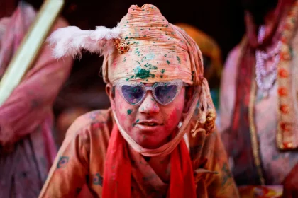 festival-holi-comeca-na-india-com-explosao-de-cores-e-celebracoes