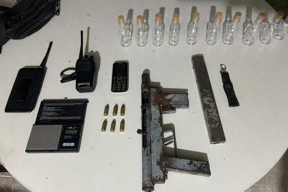 pm-apreende-metralhadora-de-fabricacao-caseira-e-municoes-em-alcobaca