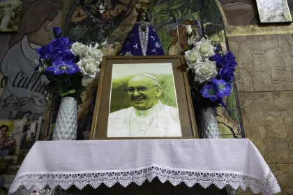 papa-francisco-descansa-bem-durante-a-noite,-afirma-vaticano