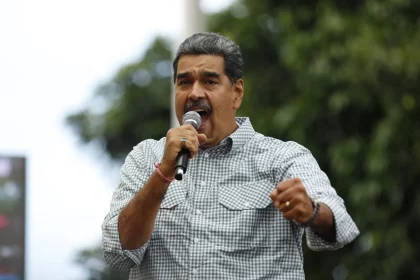 eua-afirmam-que-venezuela-aceitou-retomar-voos-de-repatriacao-de-migrantes