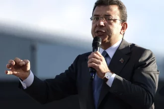 prefeito-de-istambul-e-preso-sob-suspeita-de-corrupcao-e-terrorismo