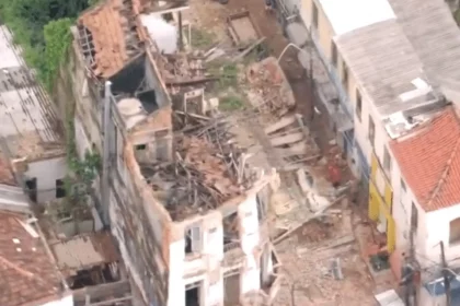 casarao-desaba-no-centro-do-rio-de-janeiro