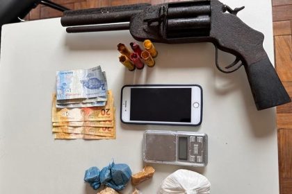 trafico-de-drogas:-homem-e-preso-em-flagrante-pelo-peto-em-caravelas