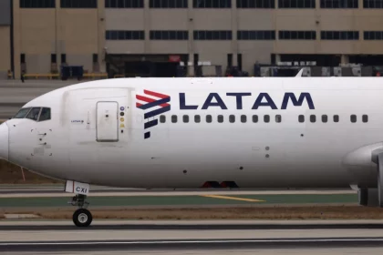 madrinha-que-faltou-a-casamento-por-atraso-de-voo-e-indenizada