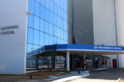 inss:-13o-antecipado-injetara-r$-73,3-bi-na-economia;-veja-calendario