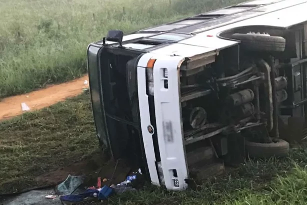 onibus-com-estudantes-cai-em-ribanceira-e-deixa-7-mortos-no-rio-grande-do-sul