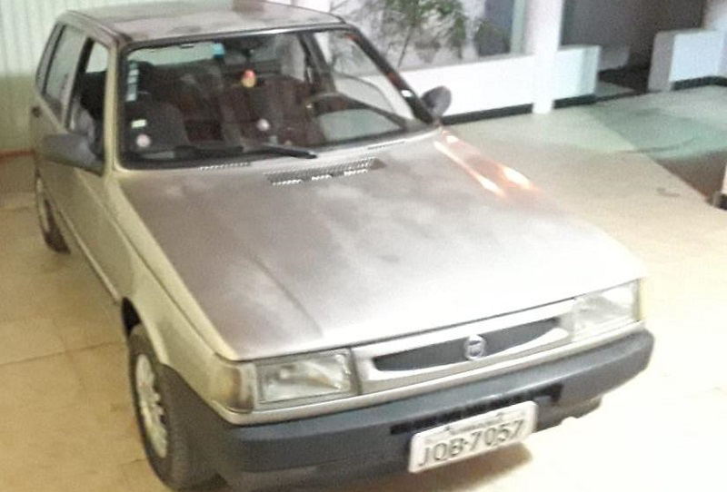 homem-tem-carro-furtado-em-frente-sua-residencia-no-bairro-bonadiman-em-teixeira