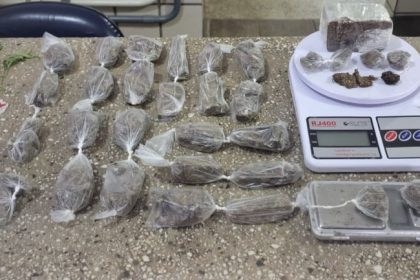 policia-militar-apreende-adolescente-com-drogas-em-teixeira-de-freitas