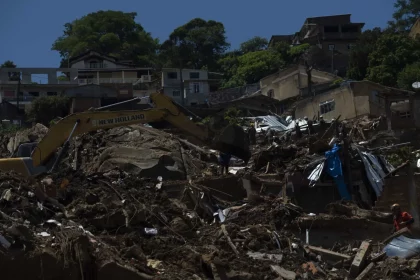 prefeito-de-angra-dos-reis-pede-apoio-federal-para-construir-abrigos