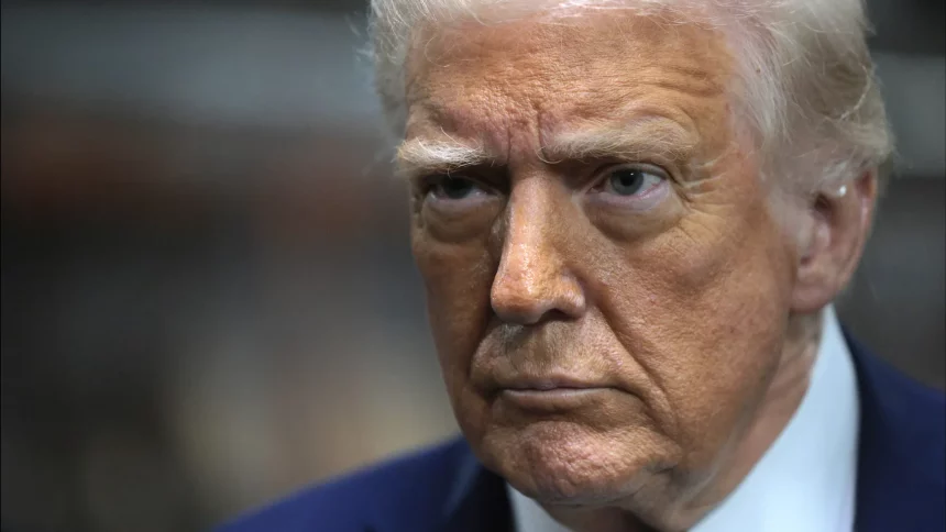 conselheiro-de-trump-salvou-contato-errado-ao-vazar-segredos-militares-dos-eua