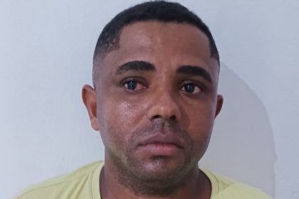 valentao-agride-a-esposa-e-se-esconde-embaixo-da-cama-com-medo-da-policia