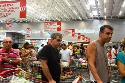 inflacao-desacelera-e-fecha-marco-em-0,56%,-pressionada-por-alimentos