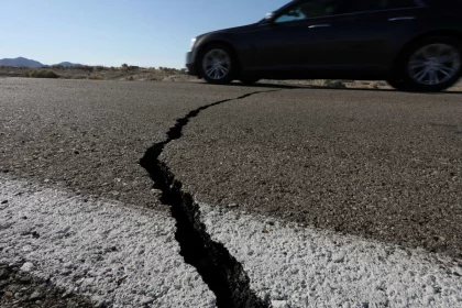 forte-terremoto-e-sentido-perto-de-san-diego-nos-estados-unidos