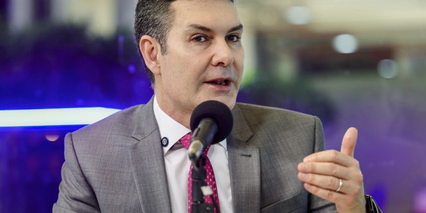 para-recebe-projeto-que-busca-retomar-obras-federais-pelo-pais