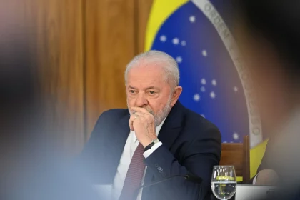 elite-deveria-‘se-olhar-no-espelho-e-ter-vergonha’,-diz-lula-em-evento-sobre-educacao
