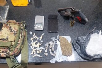 dois-suspeitos-morrem-em-confronto-com-a-rondesp;arma-e-drogas-foram-apreendidas