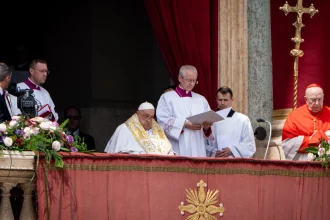 papa-francisco-morre-aos-88-anos;-suspeita-e-de-avc,-diz-jornal-italiano