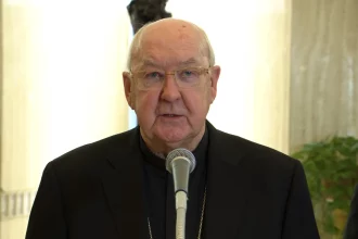 conheca-kevin-farrell,-o-cardeal-que-lidera-a-igreja-no-pos-francisco