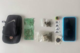 adolescente-e-apreendido-com-drogas-e-nota-de-‘r$-420’-em-mucuri