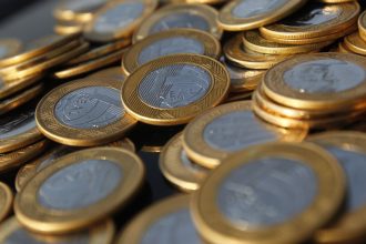 google-reexibe-conversor-de-real-para-outras-moedas-apos-quatro-meses