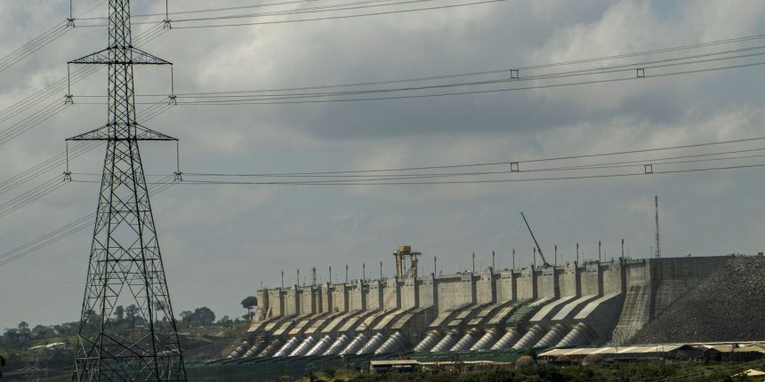 conta-de-luz-tera-bandeira-amarela-em-maio,-decide-aneel