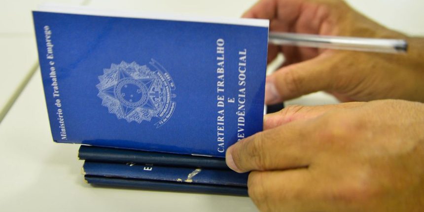 desemprego-entre-jovens-cai-pela-metade-entre-2019-e-2024