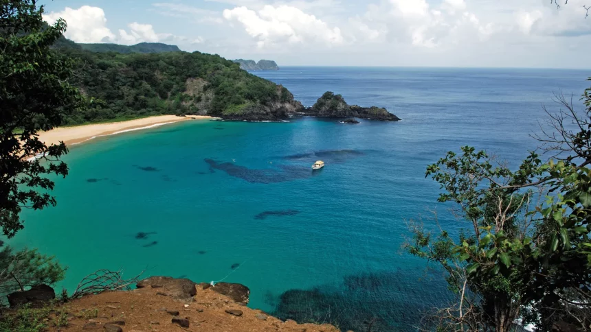 quais-sao-as-duas-praias-brasileiras-que-figuram-entre-as-50-melhores-do-mundo?