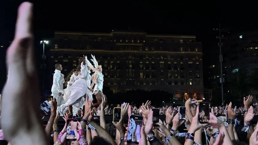 saida-do-show-de-lady-gaga-em-copacabana-teve-tumulto-e-superlotacao-no-metro