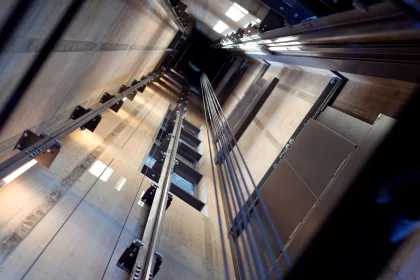 mulher-de-85-anos-morre-ao-cair-em-poco-de-elevador-em-casa-de-repouso-na-zona-leste-de-sp