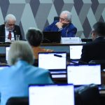 ccj-do-senado-adia-votacao-sobre-fim-da-reeleicao-para-presidente