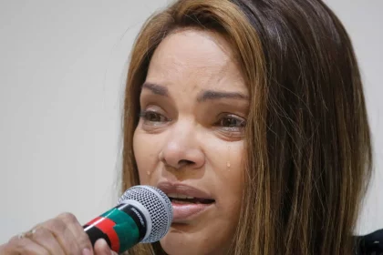 livro-sobre-julgamento-de-flordelis-relata-discussao-por-botox-e-choros-teatrais