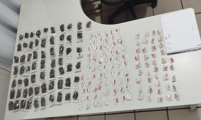 pm-prende-dupla-acusada-de-trafico-de-drogas-em-posto-da-mata