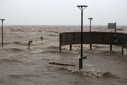 temporais-causam-alagamentos,-bloqueio-de-estrada-e-destelhamentos-no-rs
