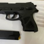 homem-e-preso-por-porte-ilegal-de-arma-durante-disputa-por-terreno-em-teixeira