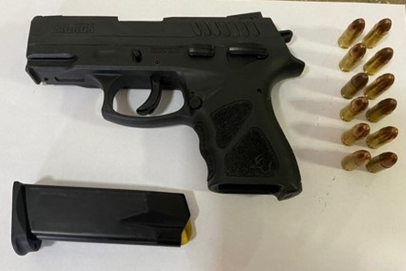 homem-e-preso-por-porte-ilegal-de-arma-durante-disputa-por-terreno-em-teixeira