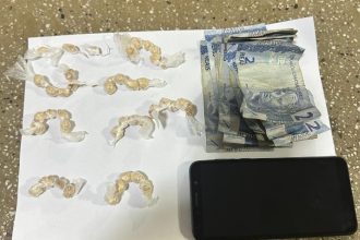 policia-militar-apreende-drogas-em-teixeira-de-freitas;-uma-mulher-foi-presa