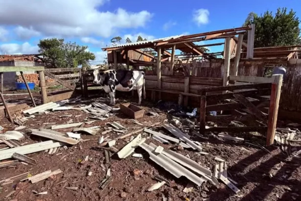tornado-destroi-pavilhao-e-danifica-285-casas-no-rio-grande-do-sul