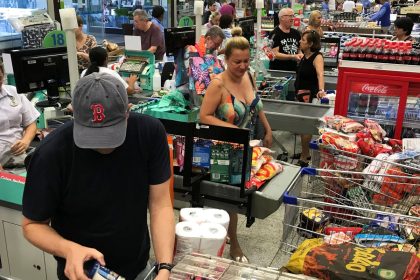 supermercados-defendem-contrato-de-trabalho-por-hora